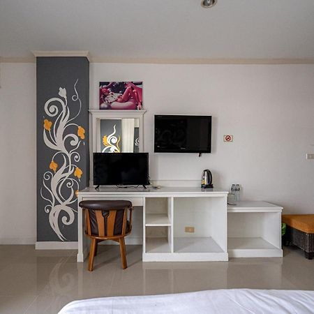 Santi White House Patong Hotel Luaran gambar