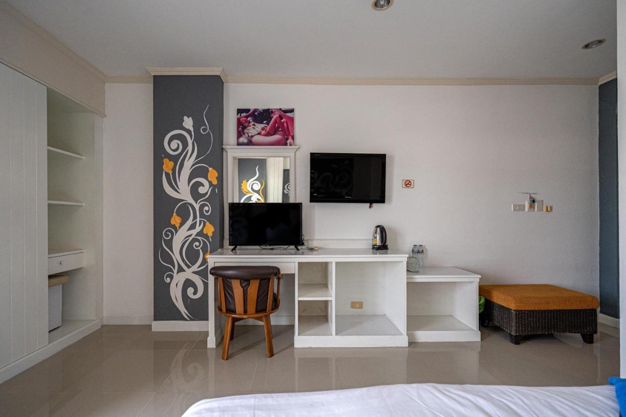Santi White House Patong Hotel Luaran gambar