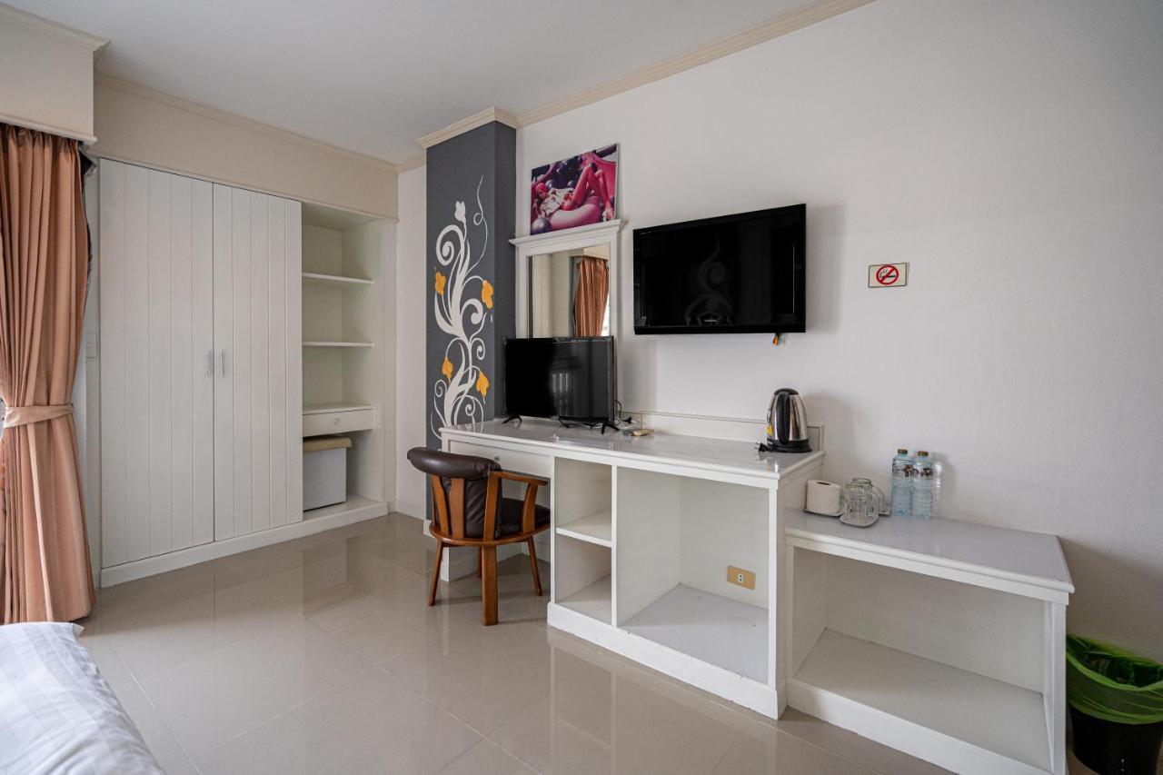 Santi White House Patong Hotel Luaran gambar