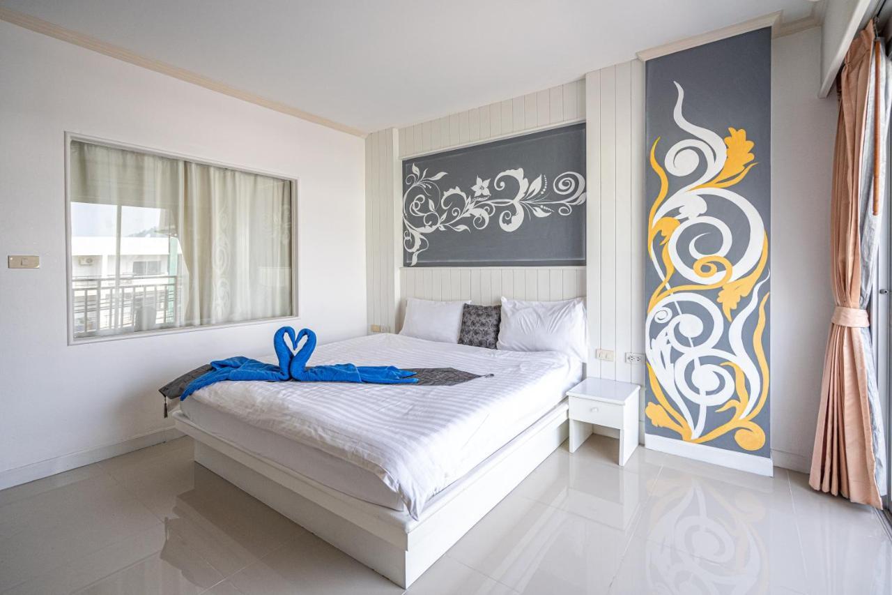 Santi White House Patong Hotel Luaran gambar