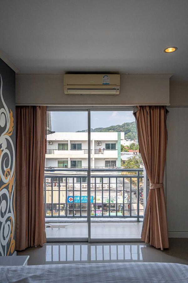 Santi White House Patong Hotel Luaran gambar