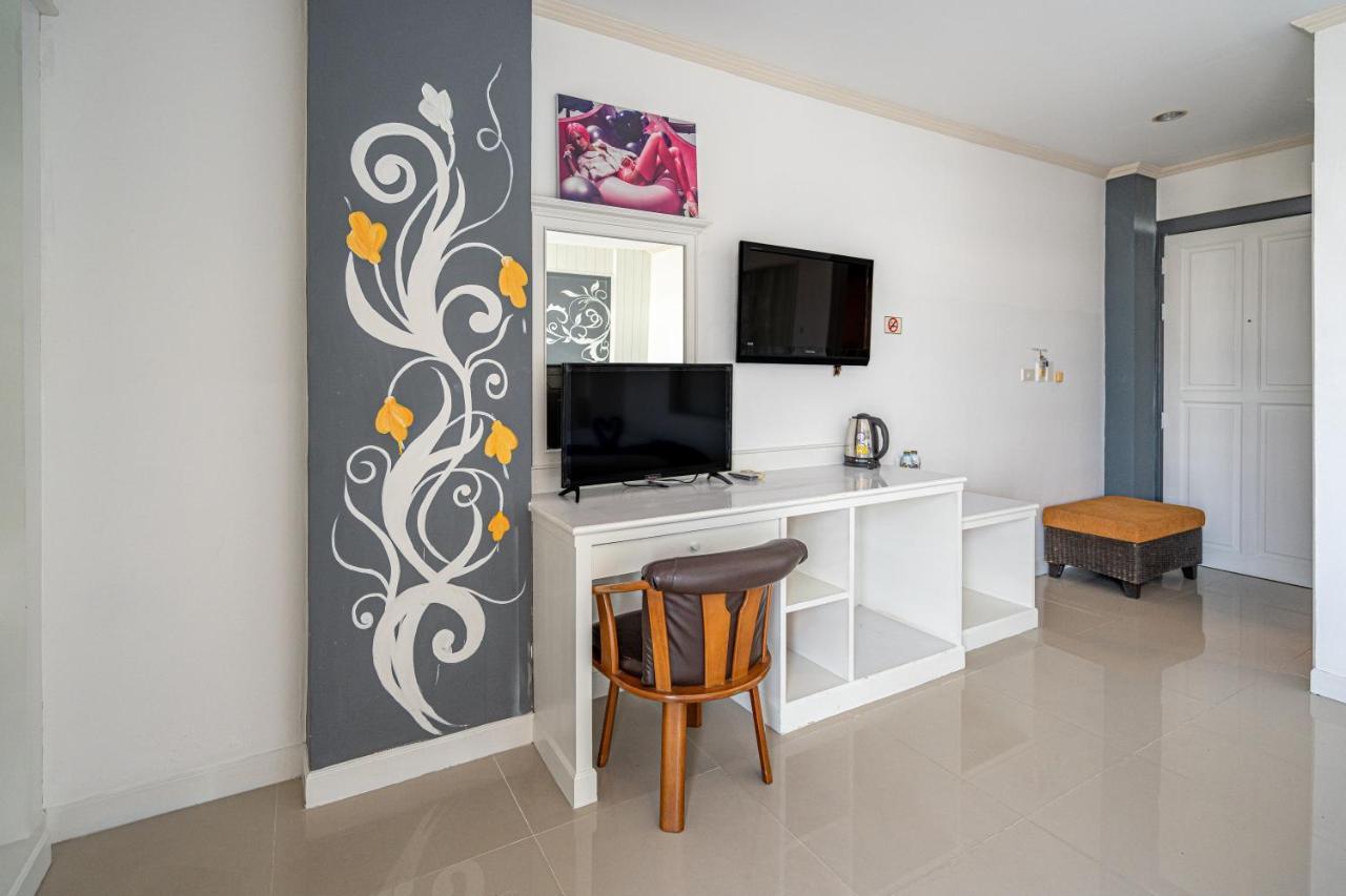 Santi White House Patong Hotel Luaran gambar