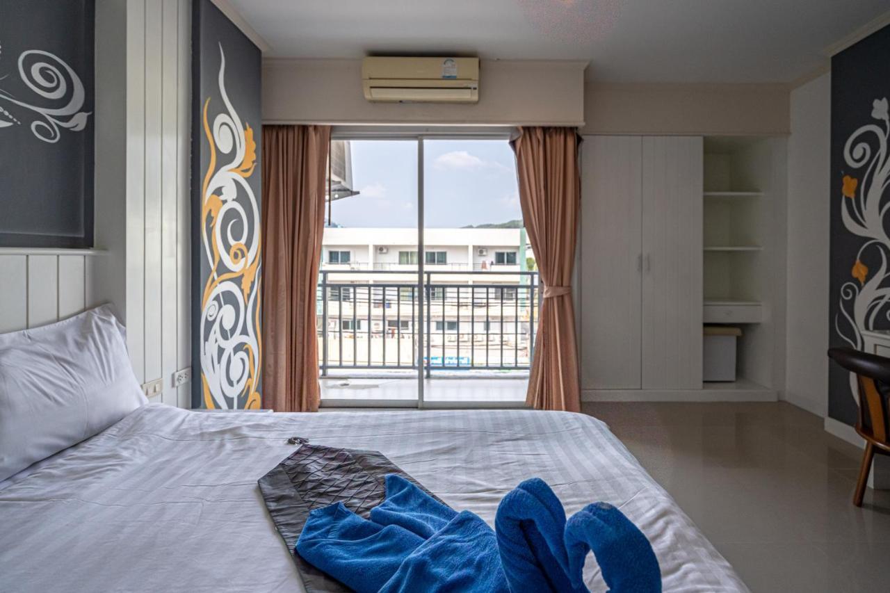 Santi White House Patong Hotel Luaran gambar