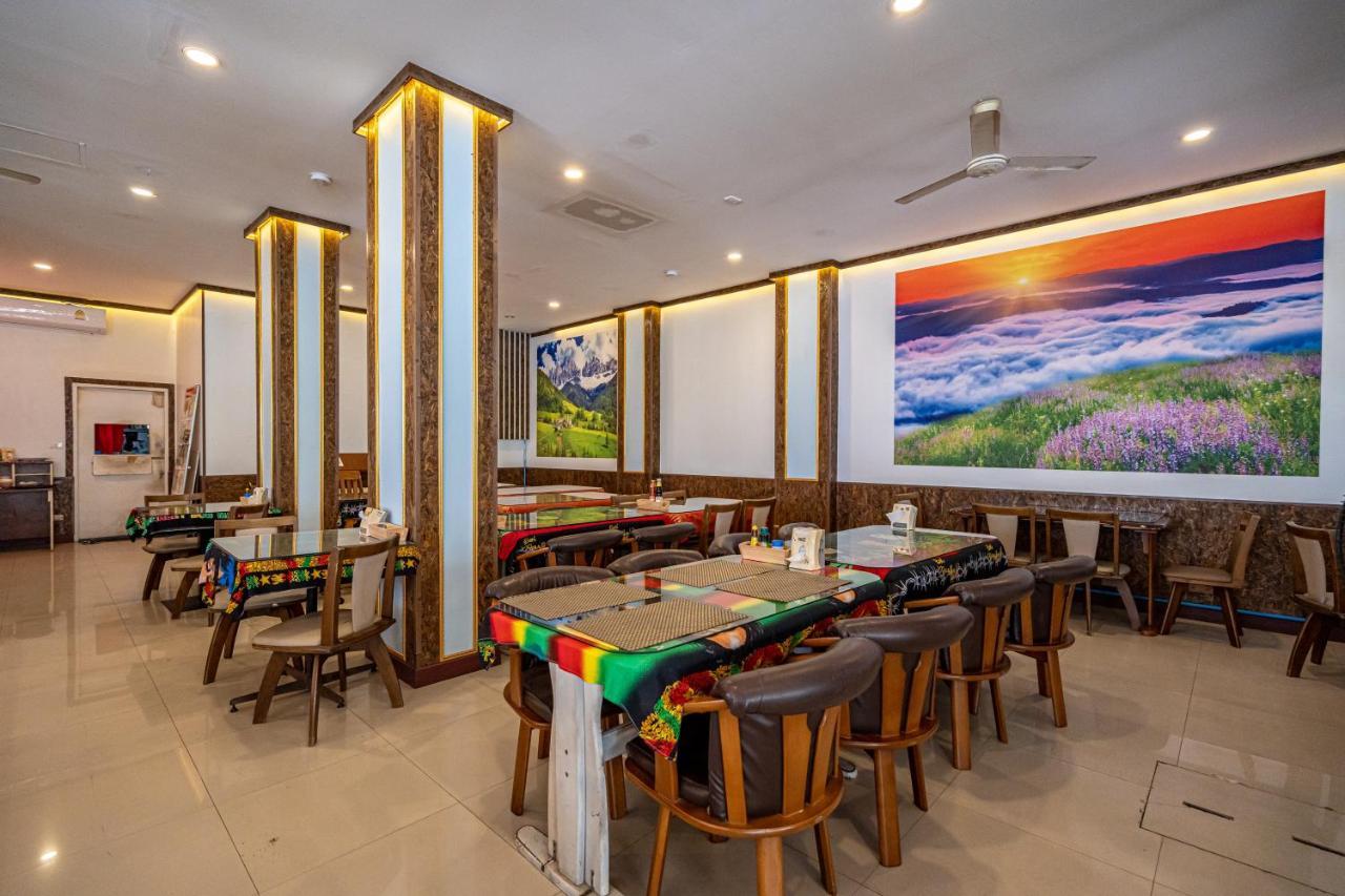 Santi White House Patong Hotel Luaran gambar
