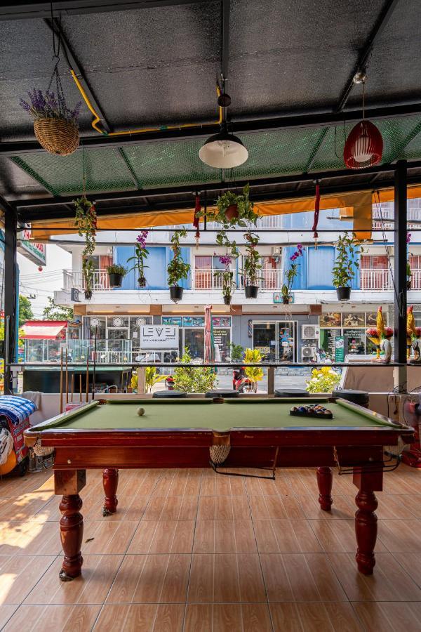 Santi White House Patong Hotel Luaran gambar