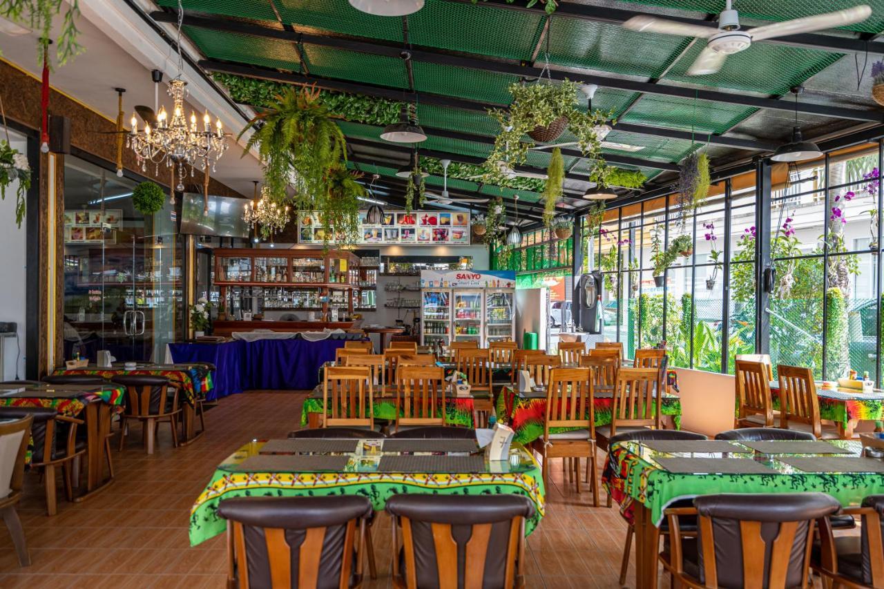 Santi White House Patong Hotel Luaran gambar